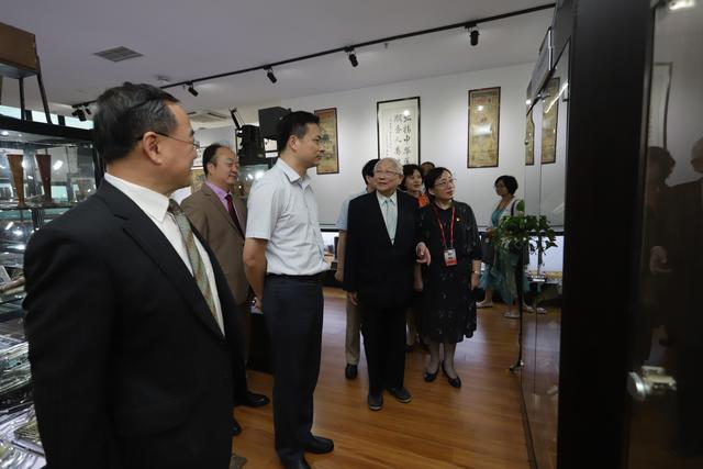 开云全站登录官网首页现代医学教育博物馆正式开馆